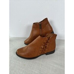 Bamboo Women's Size 6.5 Primetime‎ Ankle Boot Faux Leather Upper Side Ankle Zip